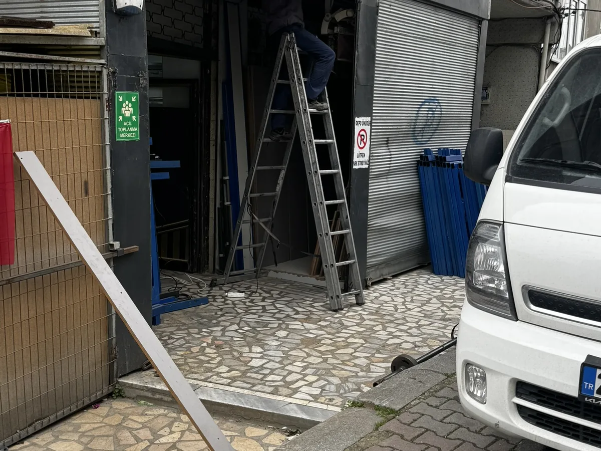 Mağaza kepenk montajı uygulama öncesi